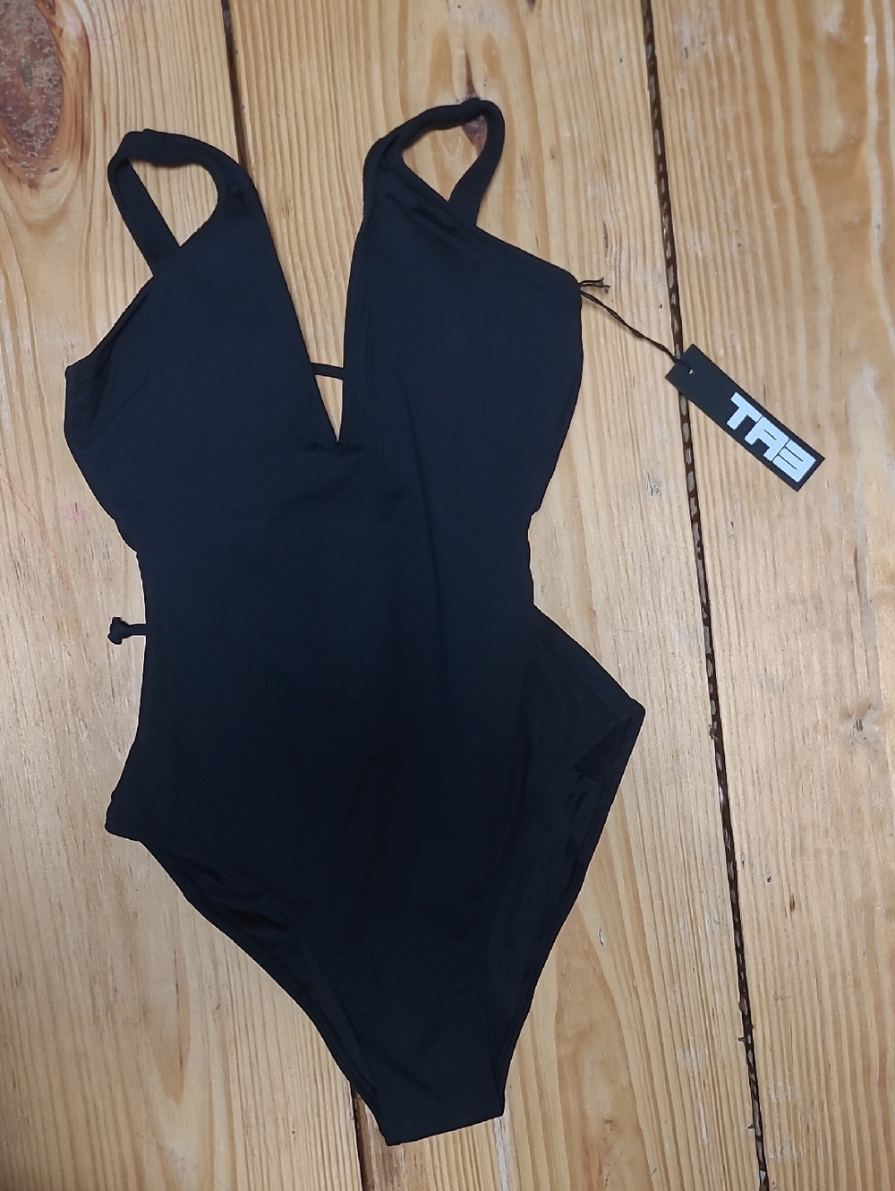 8. NWT  $175 STYLE PLUNGEY XS SHORT